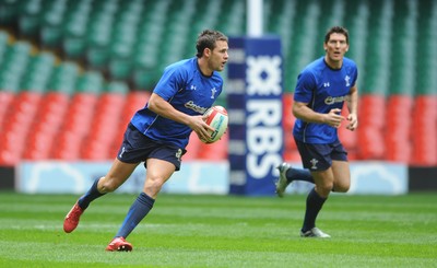 11.03.11 - Wales Rugby Training - Lee Byrne during training. 