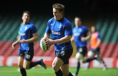 11.03.11 - Wales Rugby Training - Jonathan Davies during training. 