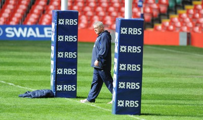 11.03.11 - Wales Rugby Training - Wales head coach Warren Gatland during training. 