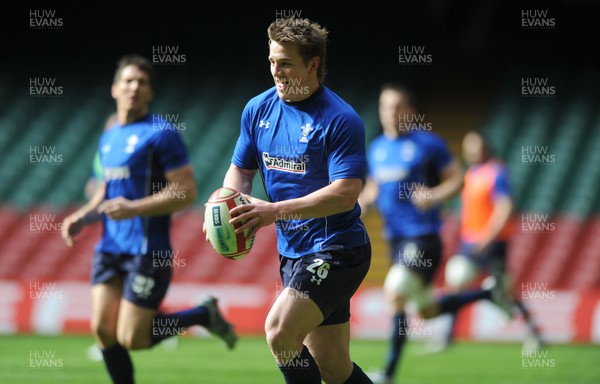 11.03.11 - Wales Rugby Training - Jonathan Davies during training. 