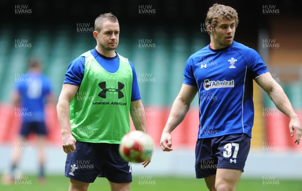 11.03.11 - Wales Rugby Training - Shane Williams and Leigh Halfpenny during training. 