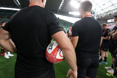 110725 - Wales Rugby Captains Run the day beofre their final tour match against Japan - Team huddle