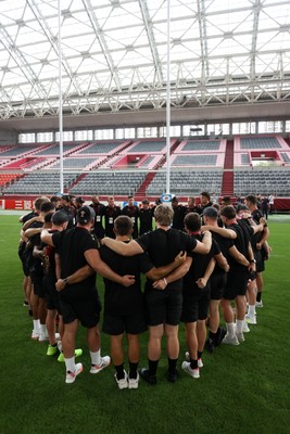 110725 - Wales Rugby Captains Run the day beofre their final tour match against Japan - Team huddle