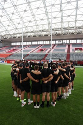 110725 - Wales Rugby Captains Run the day beofre their final tour match against Japan - Team huddle