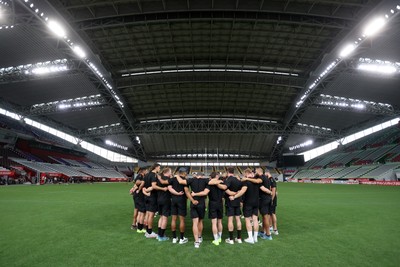110725 - Wales Rugby Captains Run the day beofre their final tour match against Japan - Team huddle