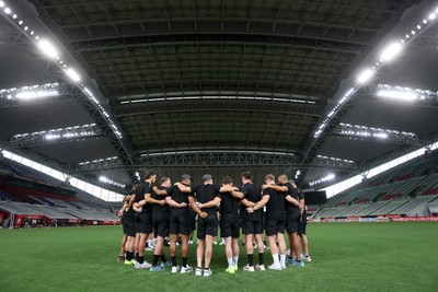 110725 - Wales Rugby Captains Run the day beofre their final tour match against Japan - Team huddle