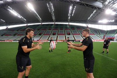 110725 - Wales Rugby Captains Run the day beofre their final tour match against Japan - Teddy Williams and Alex Mann during training