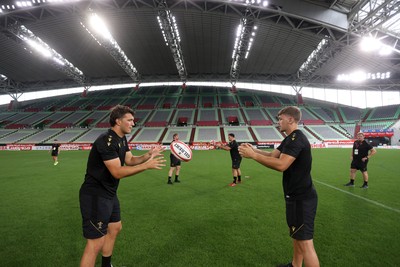 110725 - Wales Rugby Captains Run the day beofre their final tour match against Japan - Teddy Williams and Alex Mann during training