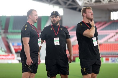 110725 - Wales Rugby Captains Run the day beofre their final tour match against Japan - Tommy Reffell, Nicky Smith and Dewi Lake during training