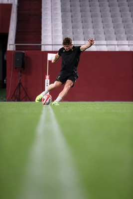 110725 - Wales Rugby Captains Run the day beofre their final tour match against Japan - Dan Edwards during training