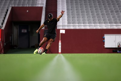 110725 - Wales Rugby Captains Run the day beofre their final tour match against Japan - Ben Thomas during training