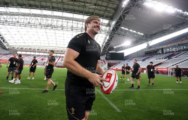 110725 - Wales Rugby Captains Run the day beofre their final tour match against Japan - Aaron Wainwright during training