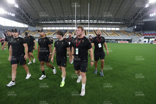 110725 - Wales Rugby Captains Run the day beofre their final tour match against Japan - Dewi Lake leads the team on the pitch