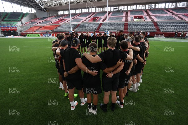110725 - Wales Rugby Captains Run the day beofre their final tour match against Japan - Team huddle