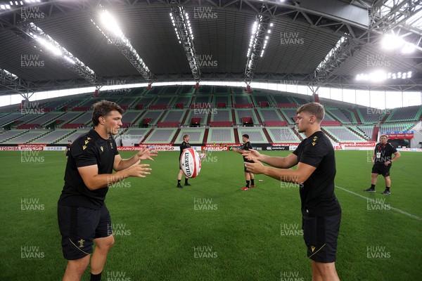 110725 - Wales Rugby Captains Run the day beofre their final tour match against Japan - Teddy Williams and Alex Mann during training