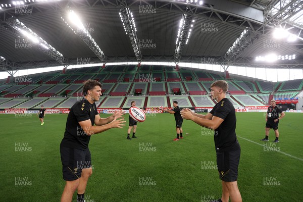 110725 - Wales Rugby Captains Run the day beofre their final tour match against Japan - Teddy Williams and Alex Mann during training