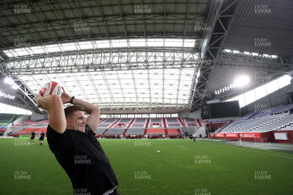 110725 - Wales Rugby Captains Run the day beofre their final tour match against Japan - Elliot Dee during training