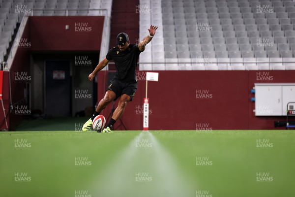 110725 - Wales Rugby Captains Run the day beofre their final tour match against Japan - Ben Thomas during training