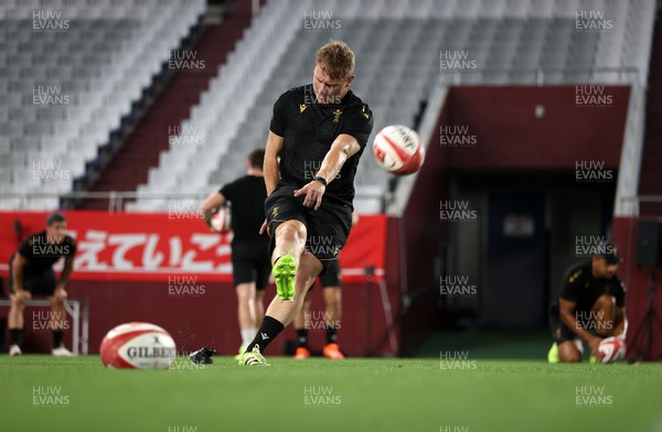 110725 - Wales Rugby Captains Run the day beofre their final tour match against Japan - Sam Costelow during training