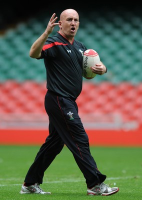 12.08.11 - Wales Rugby Captains Run - Defence coach Shaun Edwards during training. 