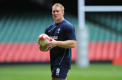 12.08.11 - Wales Rugby Captains Run - Lloyd Burns during training. 