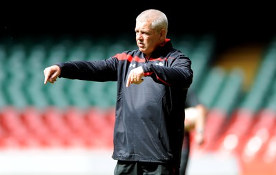 12.08.11 - Wales Rugby Captains Run - Head coach Warren Gatland during training. 