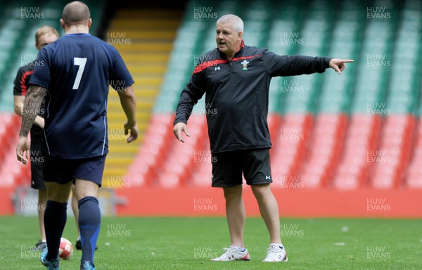 12.08.11 - Wales Rugby Captains Run - Head coach Warren Gatland during training. 