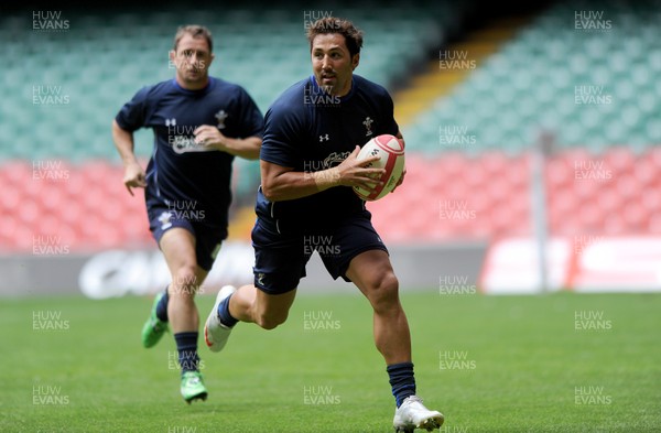 12.08.11 - Wales Rugby Captains Run - Gavin Henson during training. 
