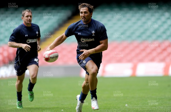 12.08.11 - Wales Rugby Captains Run - Gavin Henson during training. 