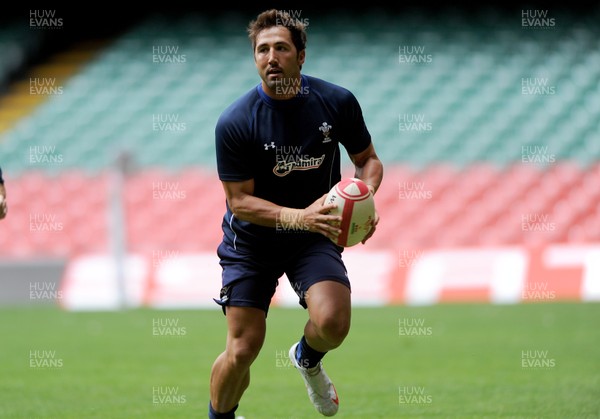 12.08.11 - Wales Rugby Captains Run - Gavin Henson during training. 