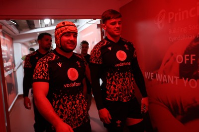 130326 - Wales Rugby Captains Run ahead of their last Six Nations game against Italy - Harri Deaves and Alex Mann