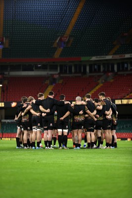 130326 - Wales Rugby Captains Run ahead of their last Six Nations game against Italy - Wales team huddle