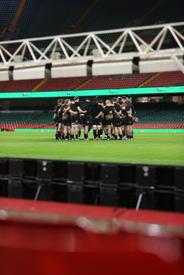 130326 - Wales Rugby Captains Run ahead of their last Six Nations game against Italy - Wales team huddle