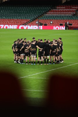 130326 - Wales Rugby Captains Run ahead of their last Six Nations game against Italy - Wales team huddle