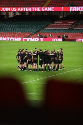 130326 - Wales Rugby Captains Run ahead of their last Six Nations game against Italy - Wales team huddle