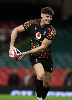 130326 - Wales Rugby Captains Run ahead of their last Six Nations game against Italy - Eddie James during training