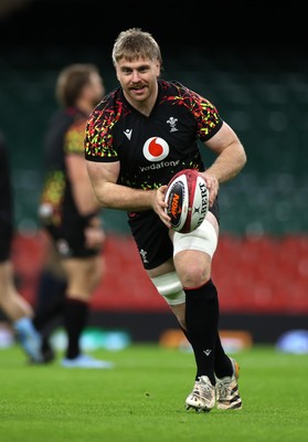 130326 - Wales Rugby Captains Run ahead of their last Six Nations game against Italy - Aaron Wainwright during training