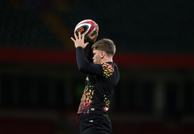 130326 - Wales Rugby Captains Run ahead of their last Six Nations game against Italy - Alex Mann during training