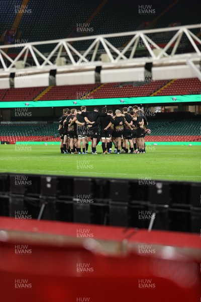130326 - Wales Rugby Captains Run ahead of their last Six Nations game against Italy - Wales team huddle