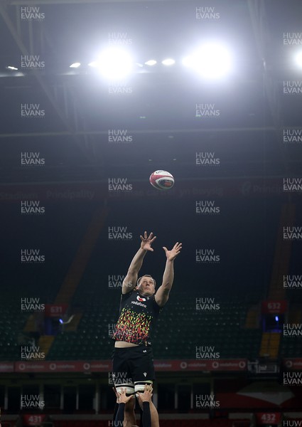 130326 - Wales Rugby Captains Run ahead of their last Six Nations game against Italy - Ben Carter during training