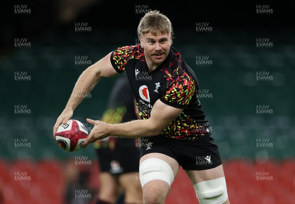 130326 - Wales Rugby Captains Run ahead of their last Six Nations game against Italy - Aaron Wainwright during training