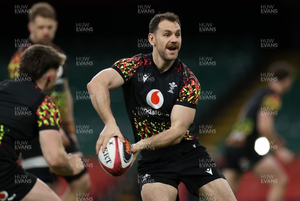 130326 - Wales Rugby Captains Run ahead of their last Six Nations game against Italy - Tomos Williams during training