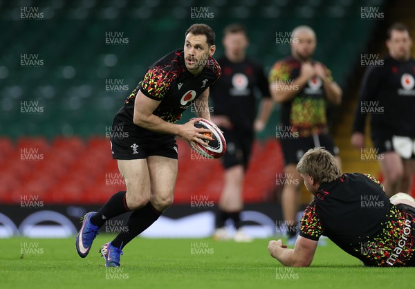 130326 - Wales Rugby Captains Run ahead of their last Six Nations game against Italy - Tomos Williams during training