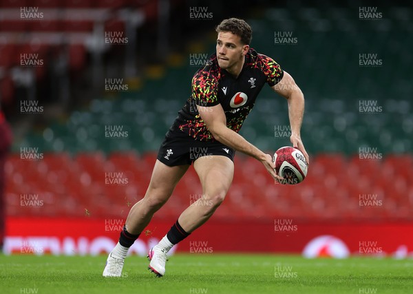 130326 - Wales Rugby Captains Run ahead of their last Six Nations game against Italy - Kieran Hardy during training