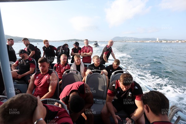 131023 - Wales Rugby Captains Run - The team take the The Toulon Métropole Bateau-Bus, the fastest form of public transport to training - 