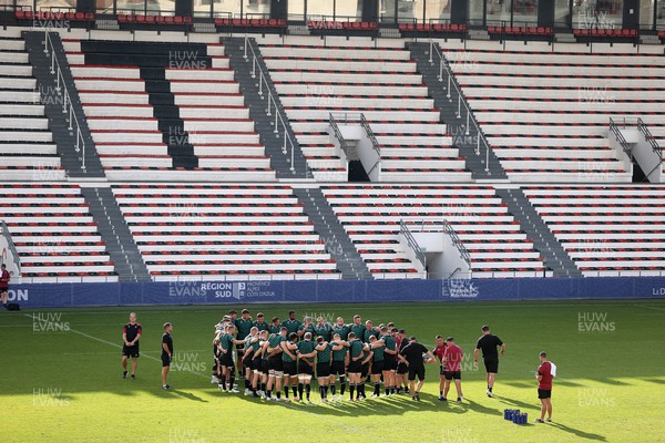 131023 - Wales Rugby Captains Run ahead of their Quarter Final match against Argentina - Team huddle