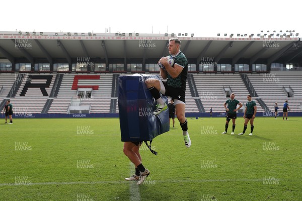 131023 - Wales Rugby Captains Run ahead of their Quarter Final match against Argentina - Gareth Davies during training