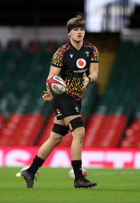 140226 - Wales Rugby Captains Run ahead of their Six Nations game against France tomorrow - Alex Mann during training