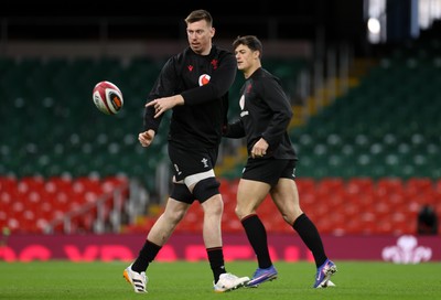140226 - Wales Rugby Captains Run ahead of their Six Nations game against France tomorrow - Adam Beard during training