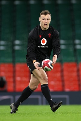 140226 - Wales Rugby Captains Run ahead of their Six Nations game against France tomorrow - Jarrod Evans during training